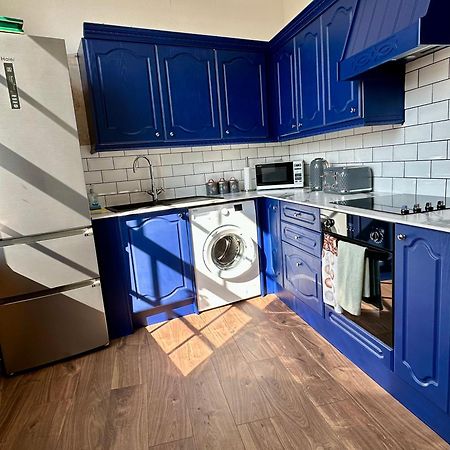 Heart Of Ayr: Elegant Townhouse In Central Еър Екстериор снимка