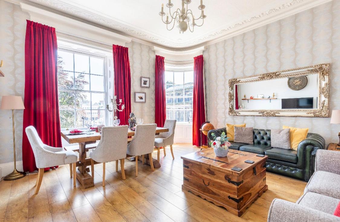 Heart Of Ayr: Elegant Townhouse In Central Еър Екстериор снимка